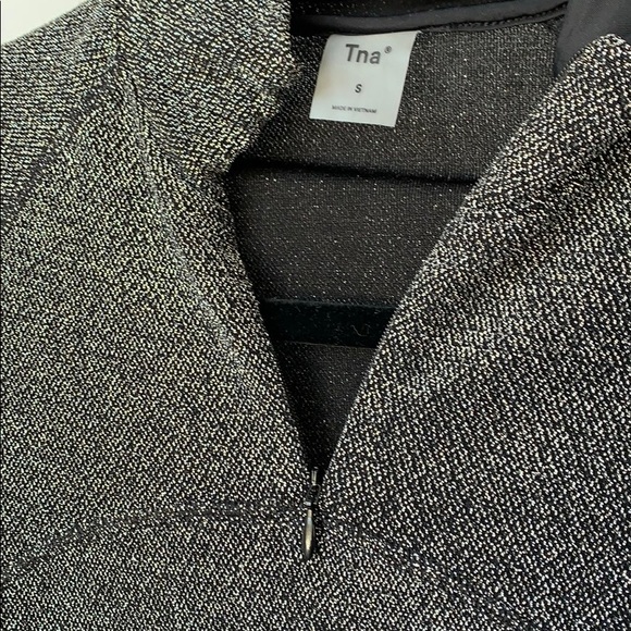 Aritzia silver top - Picture 3 of 3